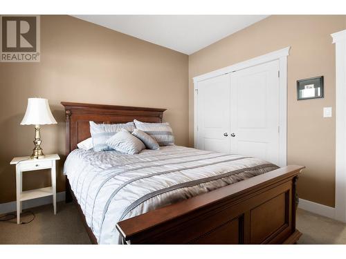 2582 St Andrews Street, Blind Bay, BC - Indoor Photo Showing Bedroom