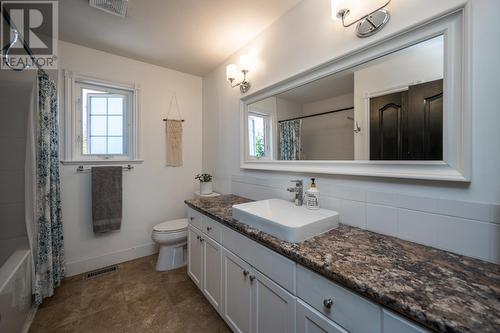 11140 Harold Drive, Prince George, BC - Indoor Photo Showing Bathroom