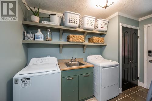 11140 Harold Drive, Prince George, BC - Indoor Photo Showing Laundry Room