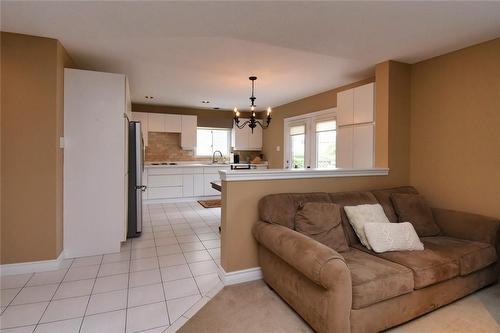 43 Glenayr Street, Hamilton, ON - Indoor Photo Showing Living Room