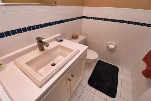 43 Glenayr Street, Hamilton, ON - Indoor Photo Showing Bathroom