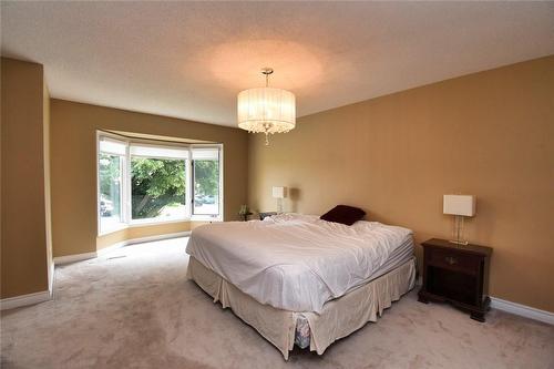 43 Glenayr Street, Hamilton, ON - Indoor Photo Showing Bedroom