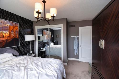 43 Glenayr Street, Hamilton, ON - Indoor Photo Showing Bedroom