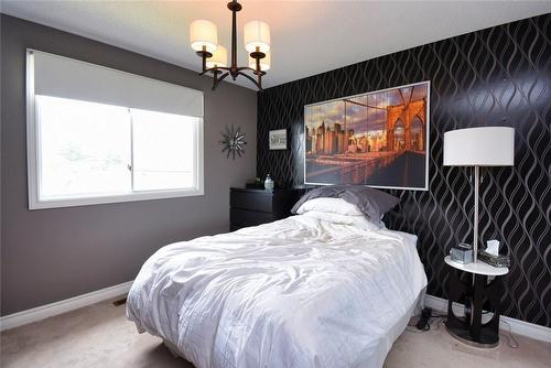 43 Glenayr Street, Hamilton, ON - Indoor Photo Showing Bedroom