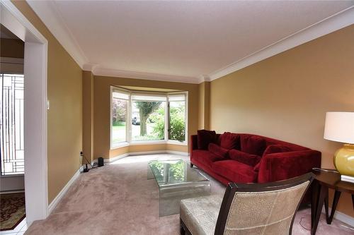 43 Glenayr Street, Hamilton, ON - Indoor Photo Showing Living Room