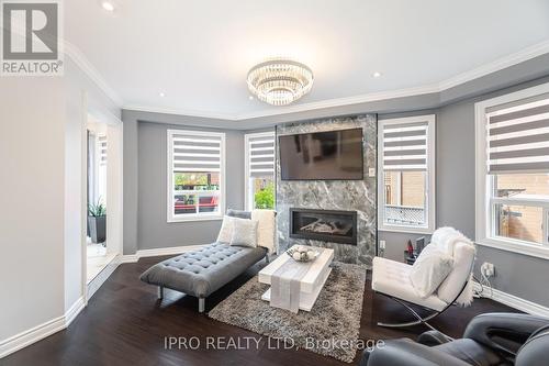 923 Bristol Road W, Mississauga (East Credit), ON - Indoor Photo Showing Living Room With Fireplace