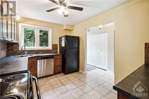 263 Baillie Avenue, Ottawa, ON - Indoor Photo Showing Kitchen With Double Sink