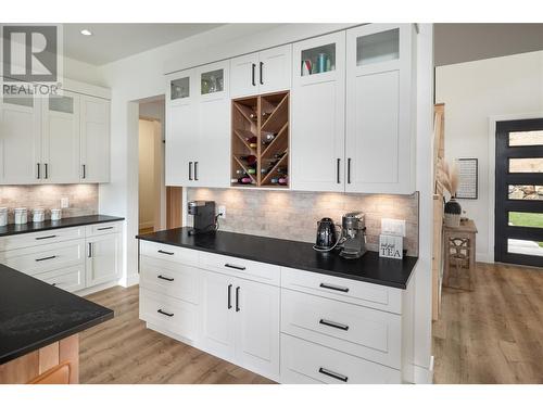 10833 Hare Road, Lake Country, BC - Indoor Photo Showing Kitchen With Upgraded Kitchen