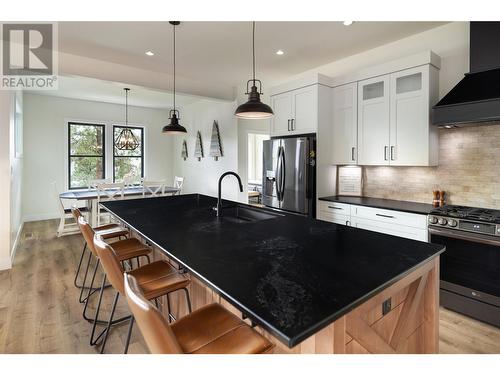 10833 Hare Road, Lake Country, BC - Indoor Photo Showing Kitchen With Upgraded Kitchen