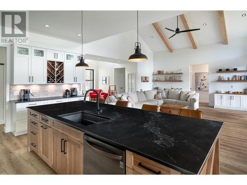 10833 Hare Road, Lake Country, BC - Indoor Photo Showing Kitchen