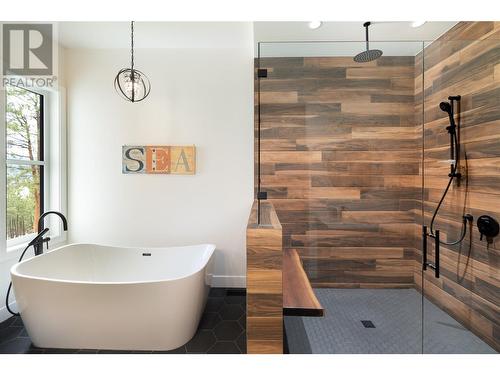 10833 Hare Road, Lake Country, BC - Indoor Photo Showing Bathroom