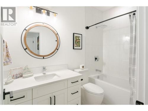 10833 Hare Road, Lake Country, BC - Indoor Photo Showing Bathroom