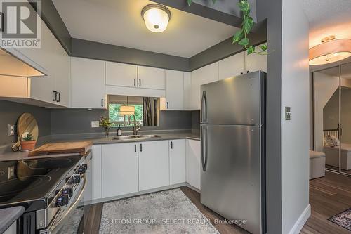 29 - 9 Ailsa Place, London, ON - Indoor Photo Showing Kitchen With Double Sink