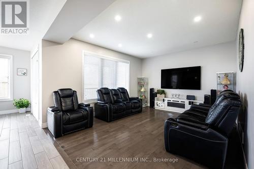 28 Sparrow Crescent, East Luther Grand Valley (Grand Valley), ON - Indoor Photo Showing Living Room