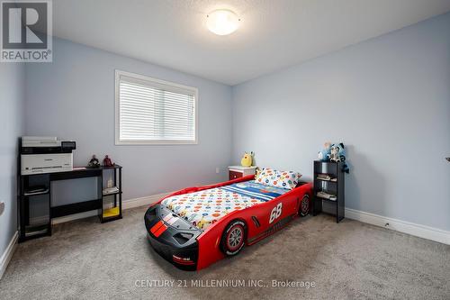 28 Sparrow Crescent, East Luther Grand Valley (Grand Valley), ON - Indoor Photo Showing Bedroom