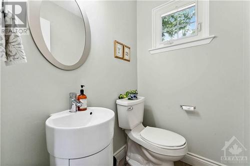 13 Beechmont Crescent, Ottawa, ON - Indoor Photo Showing Bathroom