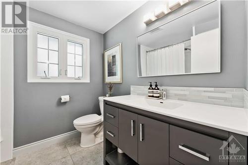 13 Beechmont Crescent, Ottawa, ON - Indoor Photo Showing Bathroom