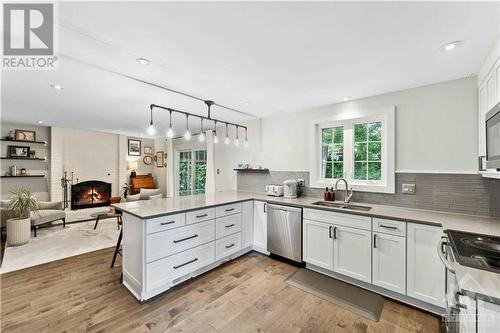 13 Beechmont Crescent, Ottawa, ON - Indoor Photo Showing Kitchen With Double Sink With Upgraded Kitchen