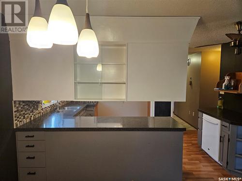 100 Alexander Street, Wawota, SK - Indoor Photo Showing Kitchen