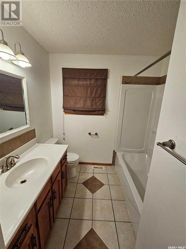 100 Alexander Street, Wawota, SK - Indoor Photo Showing Bathroom