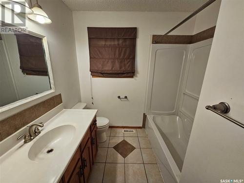 100 Alexander Street, Wawota, SK - Indoor Photo Showing Bathroom