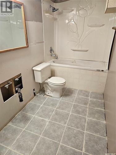 100 Alexander Street, Wawota, SK - Indoor Photo Showing Bathroom