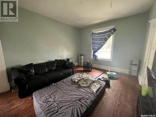 1142 104Th Street, North Battleford, SK - Indoor Photo Showing Living Room