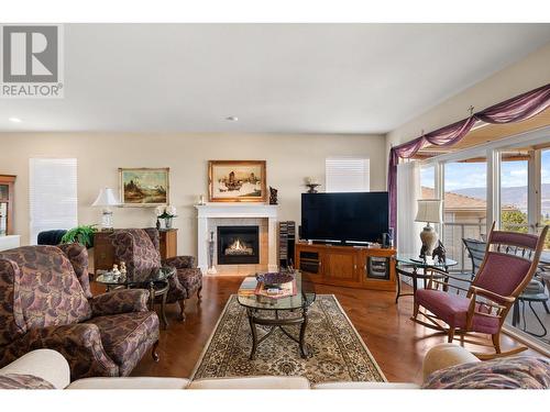 700 South Crest Drive Unit# 5 Lot# 5, Kelowna, BC - Indoor Photo Showing Living Room With Fireplace