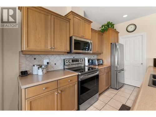 700 South Crest Drive Unit# 5 Lot# 5, Kelowna, BC - Indoor Photo Showing Kitchen