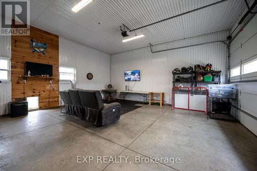 54080 Eden Line, Aylmer (Ay), ON - Indoor Photo Showing Garage