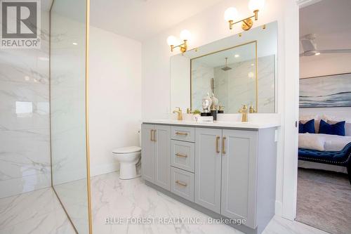 4 Five Stakes Street, Southwold (Talbotville), ON - Indoor Photo Showing Bathroom