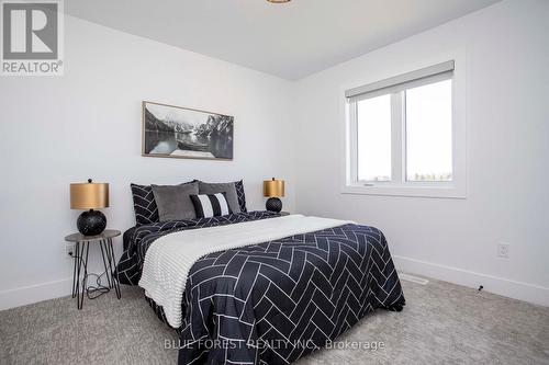 4 Five Stakes Street, Southwold (Talbotville), ON - Indoor Photo Showing Bedroom