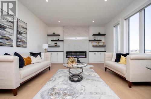 4 Five Stakes Street, Southwold (Talbotville), ON - Indoor Photo Showing Living Room