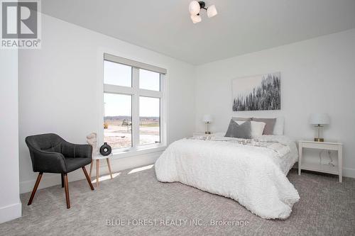 4 Five Stakes Street, Southwold (Talbotville), ON - Indoor Photo Showing Bedroom