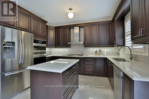 25 Clearfield Drive, Brampton, ON - Indoor Photo Showing Kitchen With Double Sink With Upgraded Kitchen