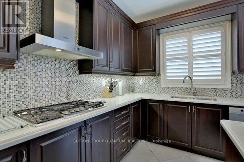 25 Clearfield Drive, Brampton, ON - Indoor Photo Showing Kitchen With Upgraded Kitchen