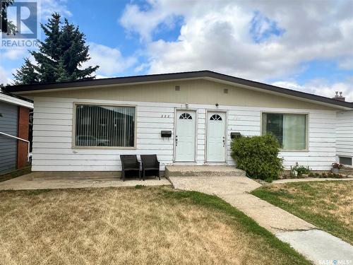 224-230 18Th Avenue Ne, Swift Current, SK - Outdoor