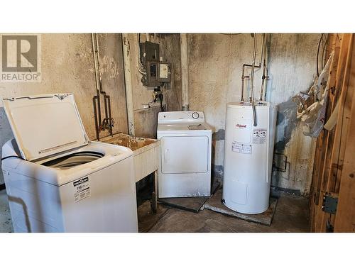 300 N Blackburn Road, Prince George, BC - Indoor Photo Showing Laundry Room