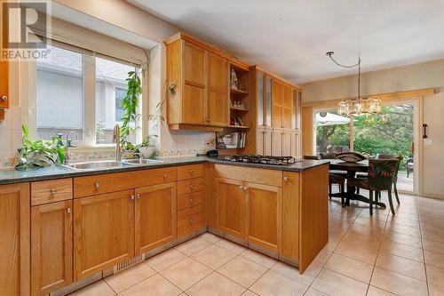 3924 Gallaghers Parkway, Kelowna, BC - Indoor Photo Showing Kitchen With Double Sink