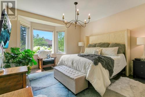 3924 Gallaghers Parkway, Kelowna, BC - Indoor Photo Showing Bedroom