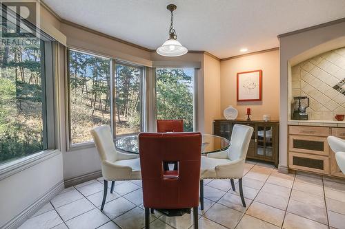 944 Purcell Court, Kelowna, BC - Indoor Photo Showing Dining Room