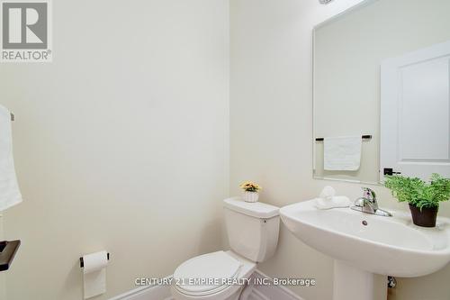 33 Junior Road, Brampton, ON - Indoor Photo Showing Bathroom