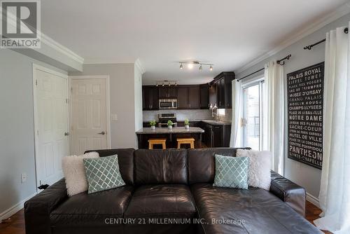 9 Whitehorn Crescent, Barrie (Holly), ON - Indoor Photo Showing Living Room