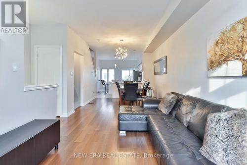 27 Piggott Mews, Toronto (Weston), ON - Indoor Photo Showing Living Room