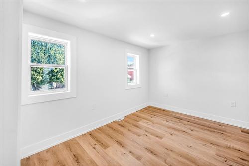 262 Robert Street, Hamilton, ON - Indoor Photo Showing Other Room