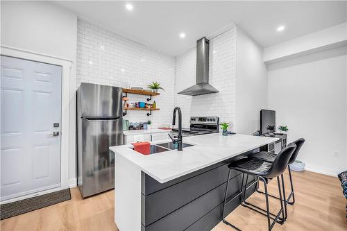 262 Robert Street, Hamilton, ON - Indoor Photo Showing Kitchen