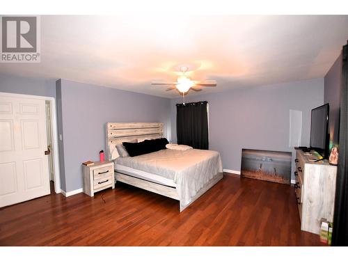 404 Hummingbird Avenue, Vernon, BC - Indoor Photo Showing Bedroom