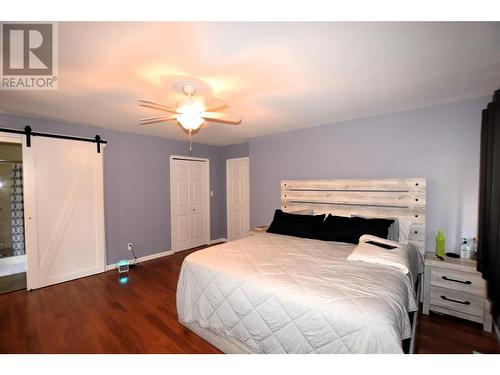 404 Hummingbird Avenue, Vernon, BC - Indoor Photo Showing Bedroom