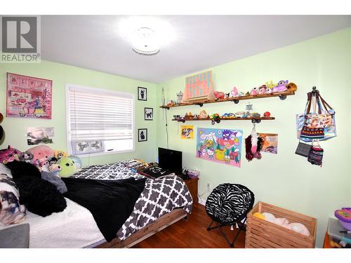 404 Hummingbird Avenue, Vernon, BC - Indoor Photo Showing Bedroom