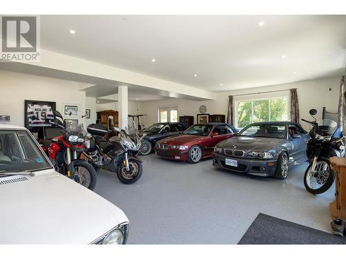 6984 Highway 6, Coldstream, BC - Indoor Photo Showing Garage